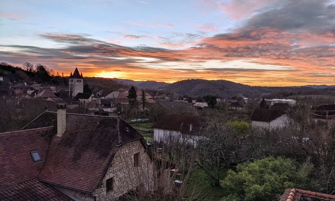 Glanes House | Typical Quercy house, vineyards, hiking and many sites nearby.