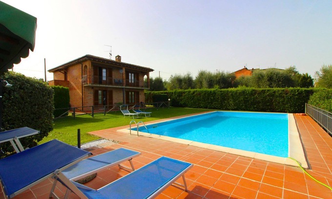 Ferretto Villa | Typical Valdichiana farmhouse in red bricks, near the border between Tuscany and Umbria and a few km