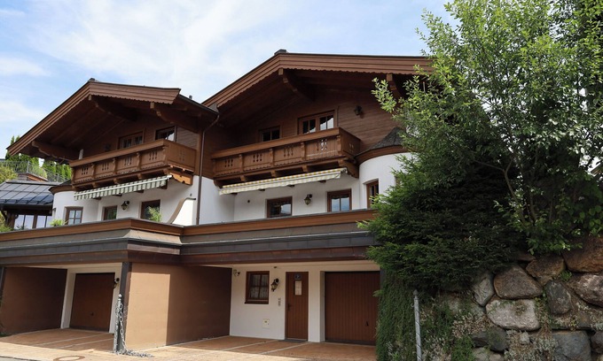 Kitzbuehel Ski Chalet | Tyrolean house in Kirchberg near the ski lifts