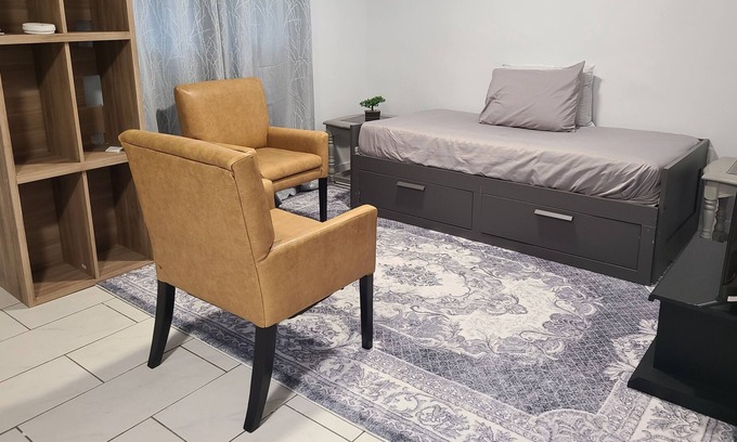 Maple Ridge House | Tyson Guest House - Separate Coach house with full privacy