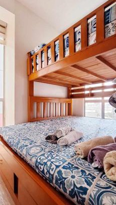 Pasig Apartment | U607 Sunshine100 Netflix 65InchesTV Wifi Karaoke Swimming Pool