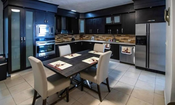 Puerto Nuevo House | Uhappy Place House Best Location in San Juan!