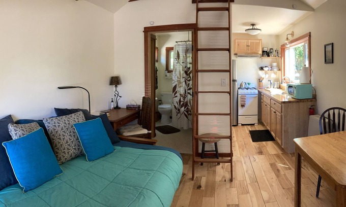 Nevada City Cottage | Ulee’s Gold: Cozy Cottage + Loft + Pet-Friendly