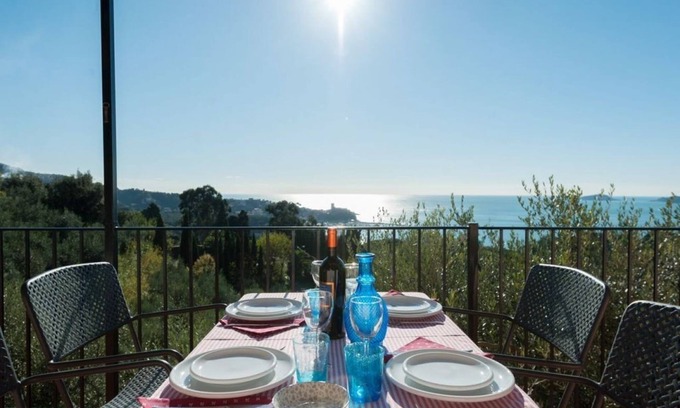 Pugliola House | Ulivi House: Pool, Tennis, 2 AC BDR, 2BTH, parking + Free Garage in Lerici LTZ!