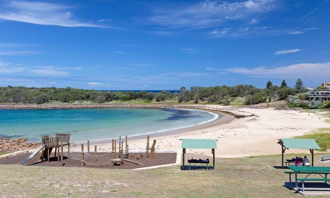 Boat Harbour House | Ultimate Beach House, 19a Graham Street - views , peace & quiet
