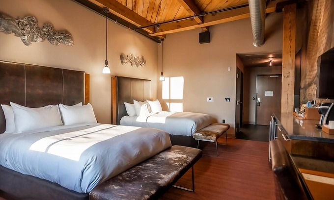 Fifth Ward Hotel | Ultimate Brew City Getaway! City View, Pet-friendly, Near Bradford Beach