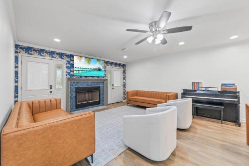 Lafayette Apartment | Ultimate Cajun Getaway King Beds Arcade Patio Lux
