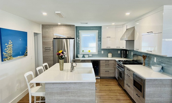 Asbury Park House | Ultimate Coastal Getaway! New 3 BR - 3 BA Escape!