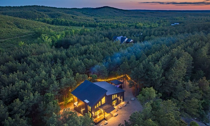 Pickens Cabin | Ultimate Couples Cabin | Secluded, Hot Tub