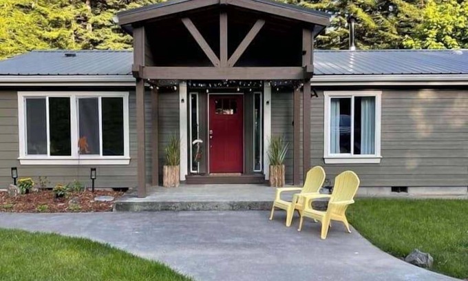 McKinleyville House | 🌲 Ultimate Family Getaway! Bigfoots Hideaway in the Heart of the Redwoods!🌲