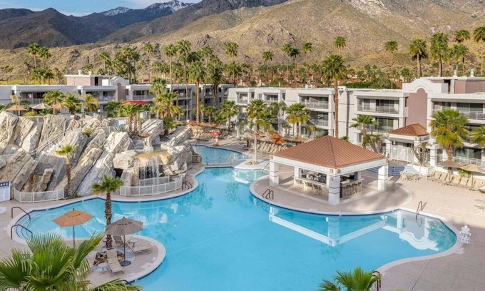 Canyon Corridor Resort | Ultimate Family Getaway at Palm Canyon Resort, a Hilton Vacation Club- 2 Bedroom