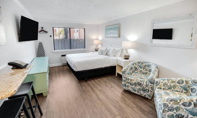 Litchfield by the Sea Apartment | Ultimate Getaway Resort View King Room 1st Flr