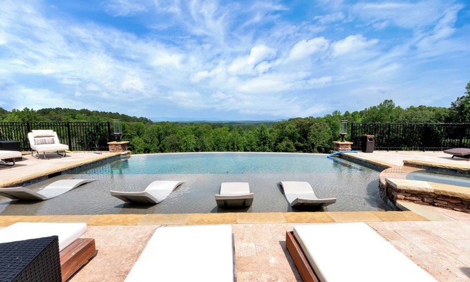 Talking Rock Cabin | Ultimate Getaway w/Pool, Game Room & Custom Bar!