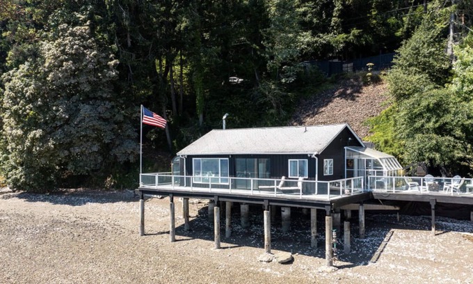 Mason County Cabin | Ultimate Hood Canal beach cabin