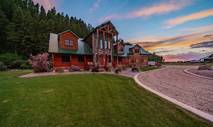 Swan Valley Cabin | Ultimate Idaho Mountain Lodge - Hike, Bike, Ski, Boat, FlyFish, Theater Rm, 4-16