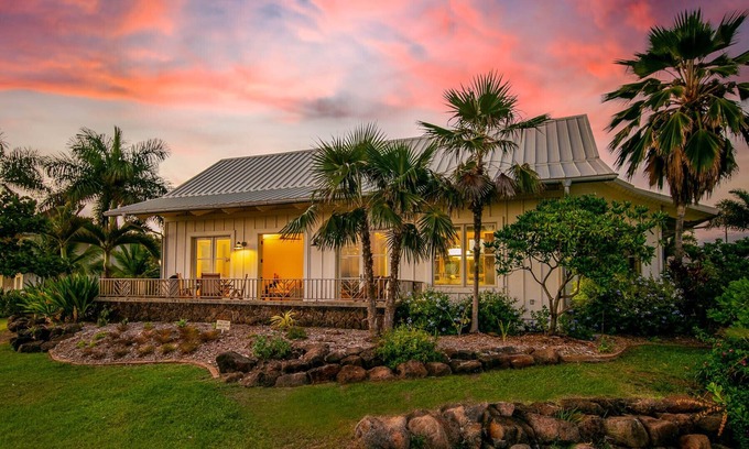 Kekaha House | Ultimate in "Cool" - Amazing Design.Ocean/Sunset Views A/C .TVNCU #5007
