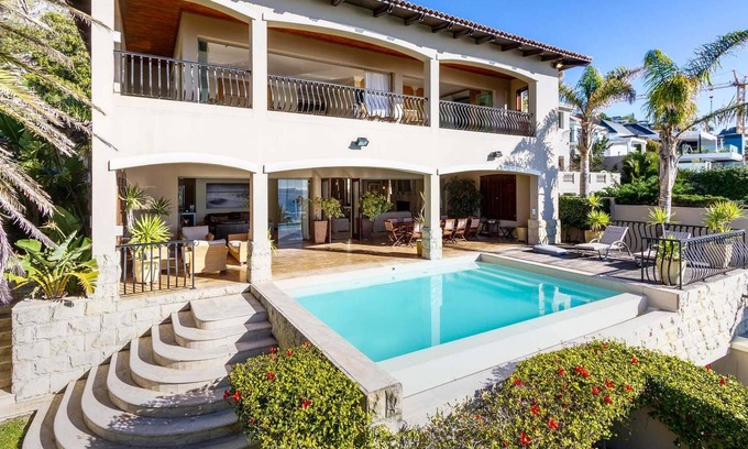 Bantry Bay Villa | Ultimate Luxury in Bantry Bay (Villa Charmante)
