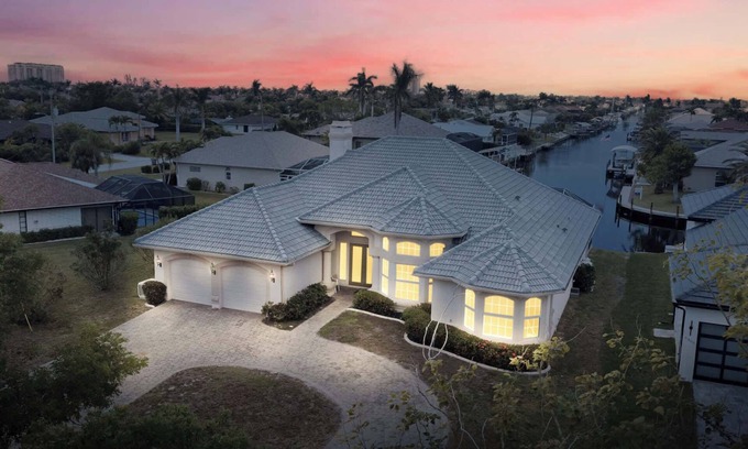 Eight Lakes House | Ultimate Open Waterfront Home Sailboat Gulf Access Heated Pool