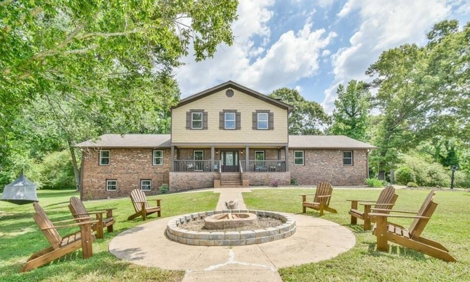 Gainesville House | Ultimate Vacation Resort Horse Ranch Farm