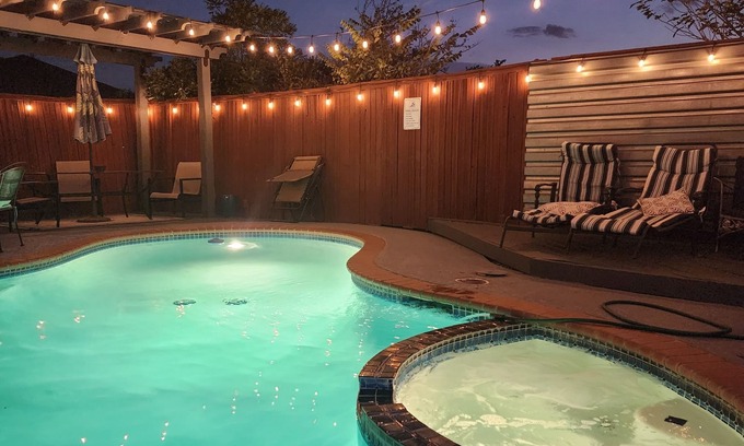 Lewisville Villa | Ultimate Villa with heated pool and spa