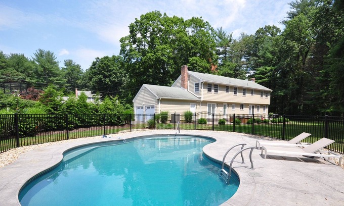 West Simsbury House | Ultimate West Simsbury 5 Bedroom House Rental with Private Pool and Outdoor Spa