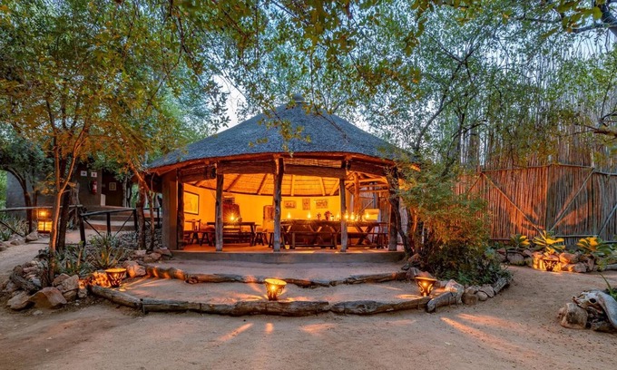 Thorny Bush Game Reserve Cabin | Umlani Bushcamp - Lodge