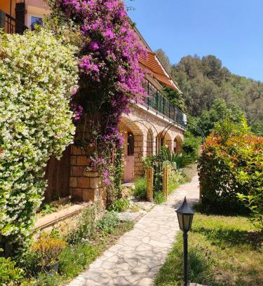 Cagnes-sur-Mer House | Un brin de paille
