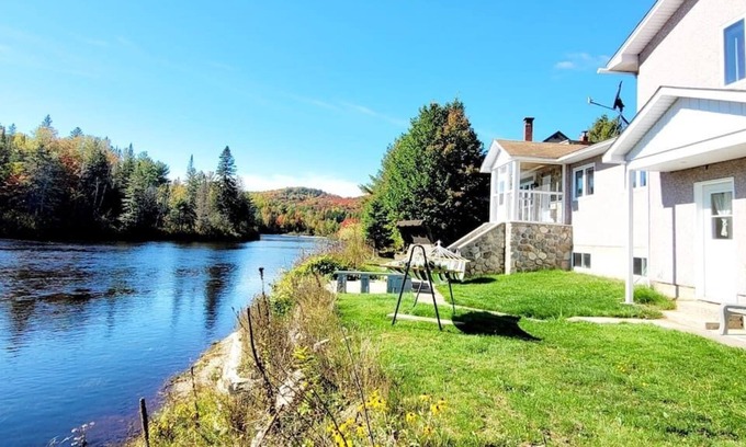 Chertsey Ski Chalet | Un coin tranquille au bord de la rivière Ouareau