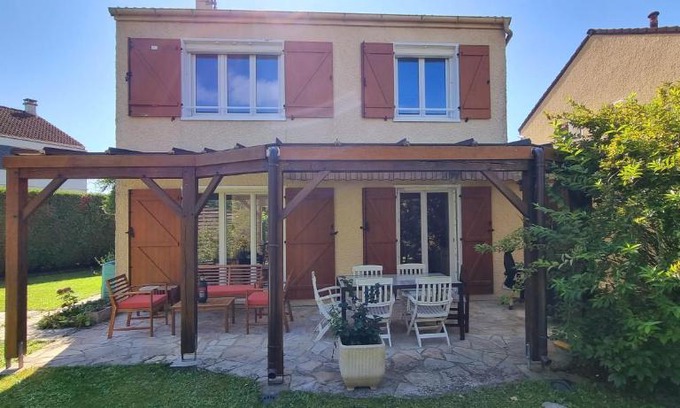Villepinte Villa | Un Havre de Paix