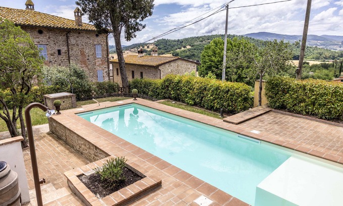 Bagnaia House | Un Petit Paradis - Holiday apartment for two with Perugia view!