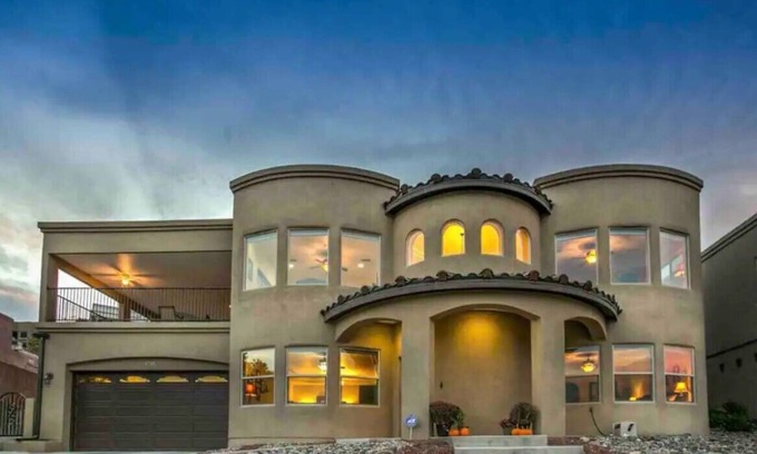 Westside House | Unbeatable Views! 4BD/2.5BA Custom Home near Old Town