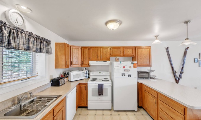 North Creek House | Uncas 16n - Spacious & Scenic Townhome 2 Bedroom Townhouse by The Summit at Gore Mountain