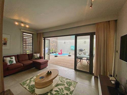 Tamarin Apartment | Under The Tropics