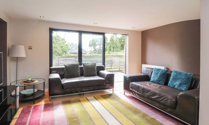 Burton Cottage | UNDERFELL, pet friendly, with a garden in Burton-In-Kendal