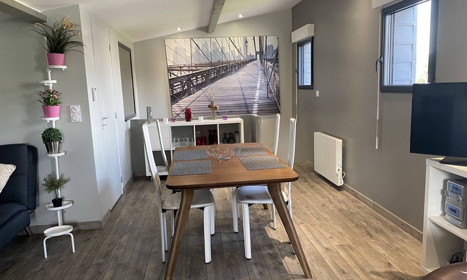 Boos Apartment | Une Annexe Avec Bureau Pour Télé Travail