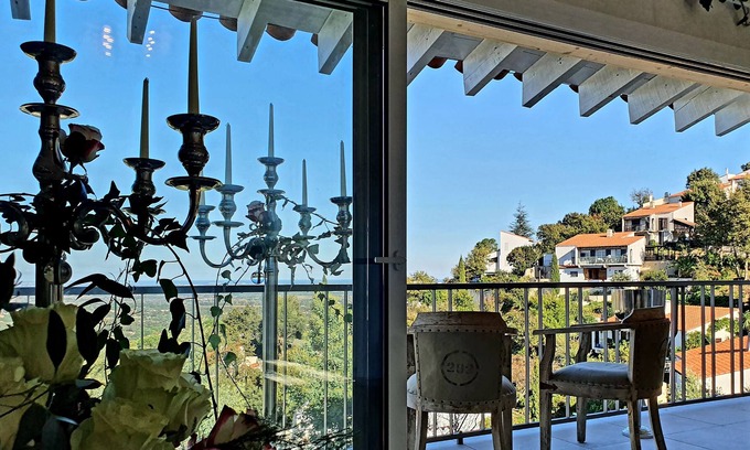 Laroque-des-Alberes House | Une vue à Couper le Souffle
