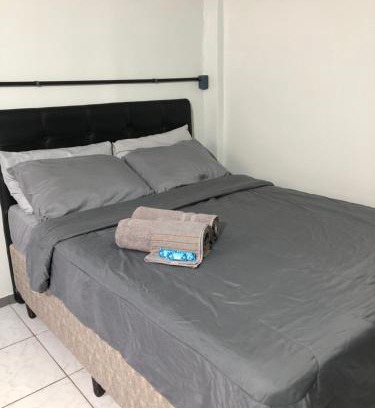 Vila Yolanda Apartment | Unidade independente em sobrado, confortável e familiar no coração de Foz! TÉRREO e piscina compartilhada