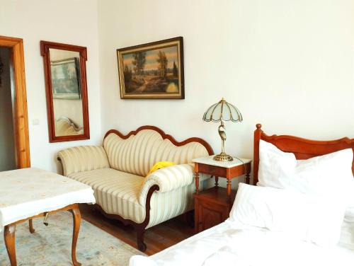 Sankt Andreasberg Apartment | Unik Villa- Superior Komfort Suite FeWo 90m2 Oberharz - 2 Schlafzimmer getrennt Küche Wohnzimmer Badwanne Balkon Wintergarten Garten Grill