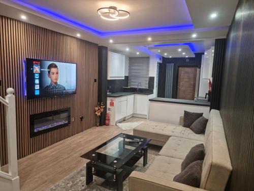 Watford House | Uniq 3 Bedroom House in central Watford ,15min to London Euston , close to Harry Potter
