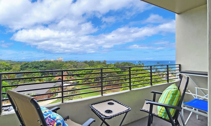 Waikiki Apartment | Unique 8th Floor King bed condo Full kitchen Slps 3, 2 in 1 WAIKIKI GRAND HOTEL®