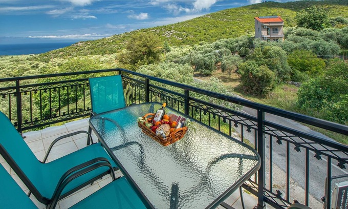 Kallirakhi House | Unique apartment with spectacular sea view.