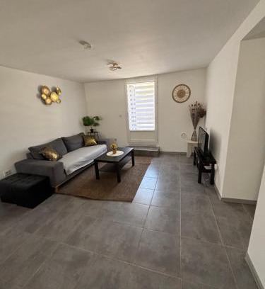 La Chamberte Apartment | UNIQUE Appartement cosy dans villa avec piscine très bien placé