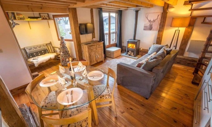 Samoens Ski Chalet | Unique character chalet in central Samoens, 2 bedrooms, sauna, log fire, terrace
