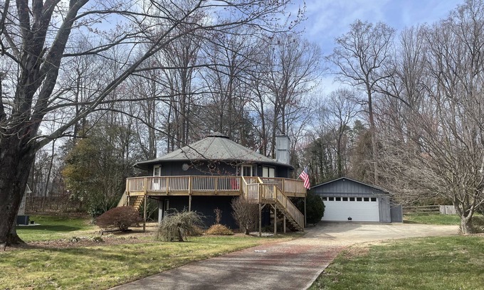 Mount Mourne House | Unique Cozy Home with Lake Norman Views