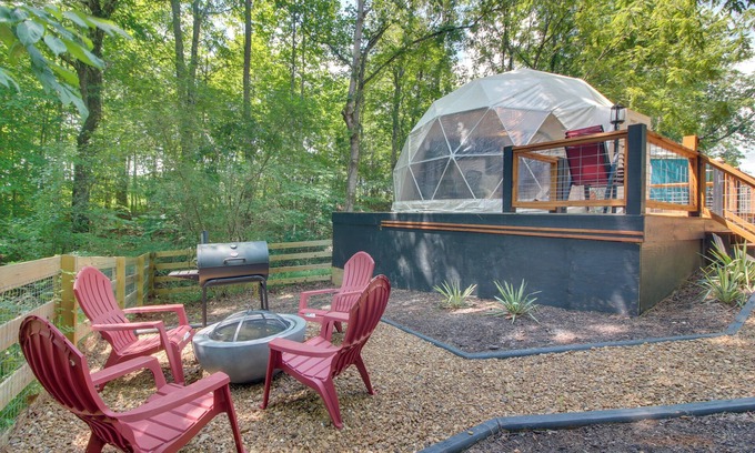 Sparta Apartment | Unique Dome Home w/Deck in Smoky Mountains