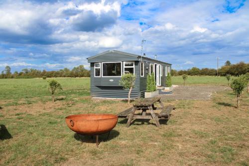 Glentham House | Unique Family Lodge, Puppy Lounge & Games Room