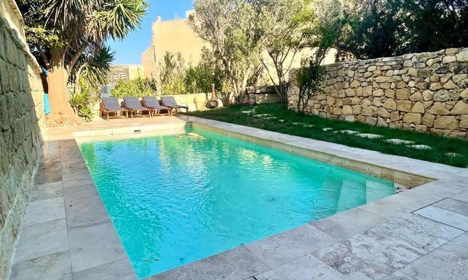 Gharb Villa | Unique Farmhouse-4 double bedroom, quiet w/views