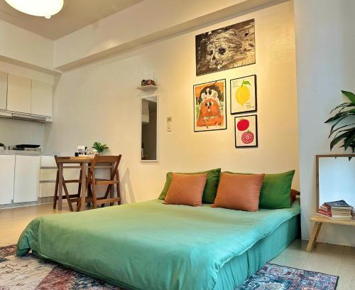 Bagumbayan Apartment | Unique Fast Wifi Free Pool & Gym in Eastwood