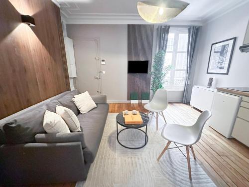 Quartier Sainte-Avoye Apartment | Unique Flat near Louvre & Palais Royal