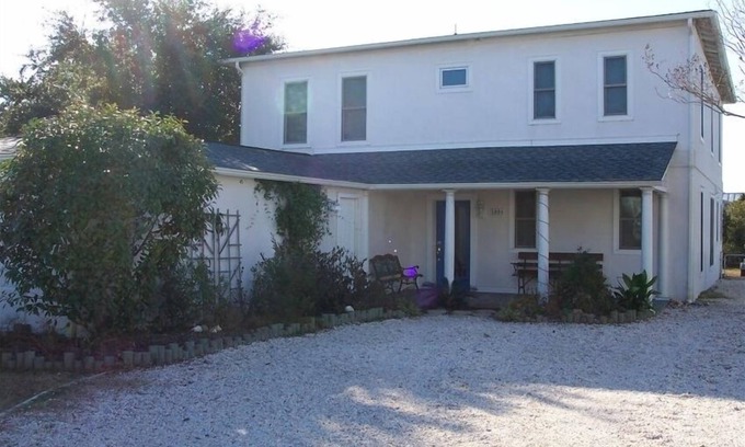 Morehead City House | Unique, Great for Families, Walk to Beaufort Waterfront